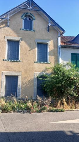 Maison à CHAMPS-SUR-TARENTAINE-MARCHAL, 15270 - 4 pièces 95m²