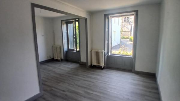 Maison à CHAMPS-SUR-TARENTAINE-MARCHAL, 15270 - 4 pièces 95m²