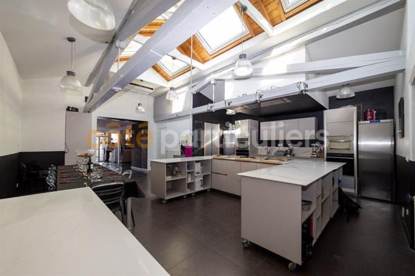 Vente
                Local commercial200 m² - CLERMONT FERRAND (63100)