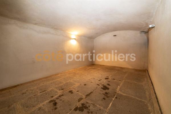 Vente
                Local commercial200 m² - CLERMONT FERRAND (63100)