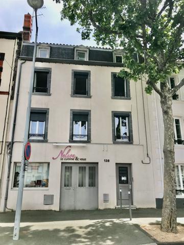 Vente
                Local commercial200 m² - CLERMONT FERRAND (63100)
