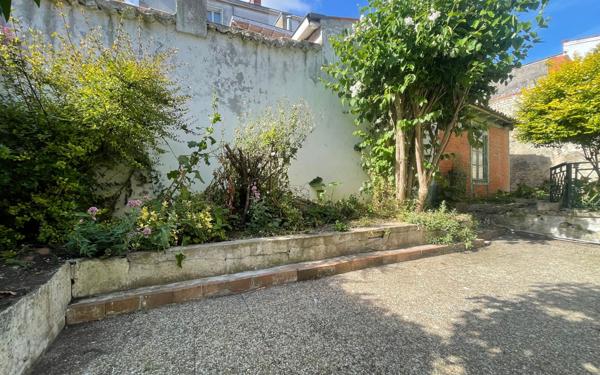 Maison à vendre    5 pièces • 181 m2 La Rochelle