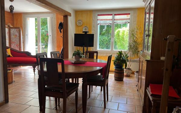 Maison à vendre    7 pièces • 226 m2 Semussac