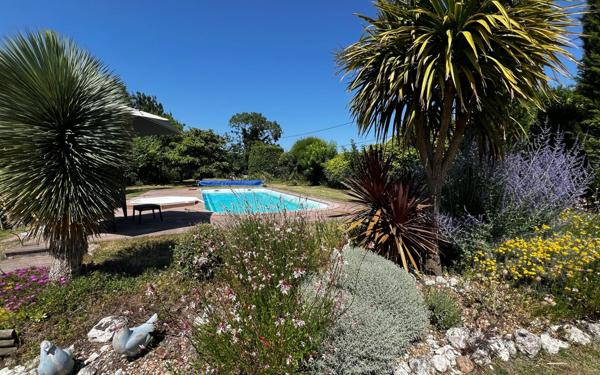 Maison à vendre    7 pièces • 226 m2 Semussac