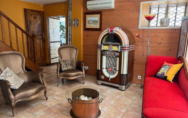 Maison à vendre    7 pièces • 226 m2 Semussac