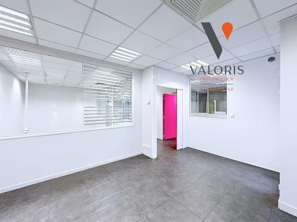 GRENOBLE-LOCATION-BUREAUX-PIED D'IMMEUBLE