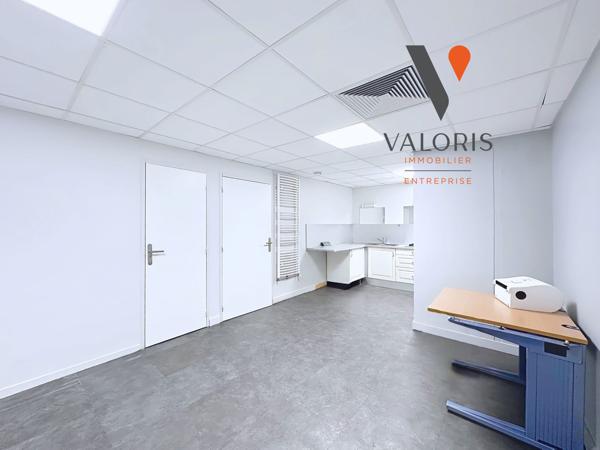 GRENOBLE-LOCATION-BUREAUX-PIED D'IMMEUBLE