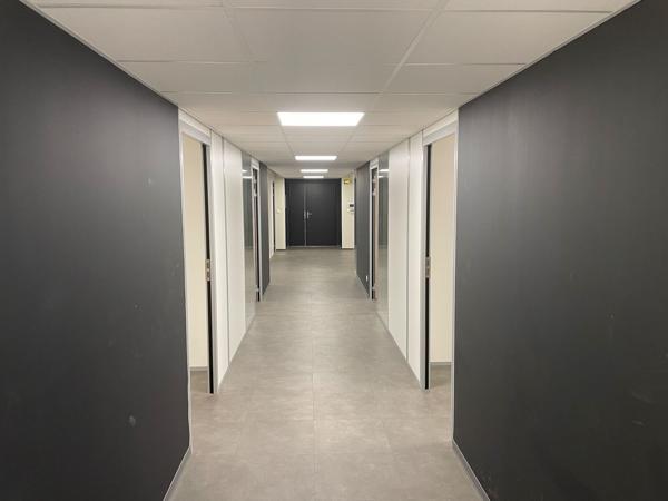 Béziers - CAP DOMITIA - proche Polygone et gare, Bureaux de 473 m2 à louer, état neuf