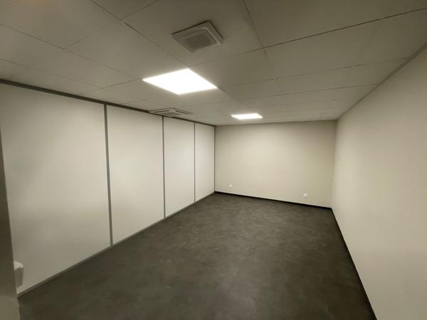 Béziers - CAP DOMITIA - proche Polygone et gare, Bureaux de 473 m2 à louer, état neuf