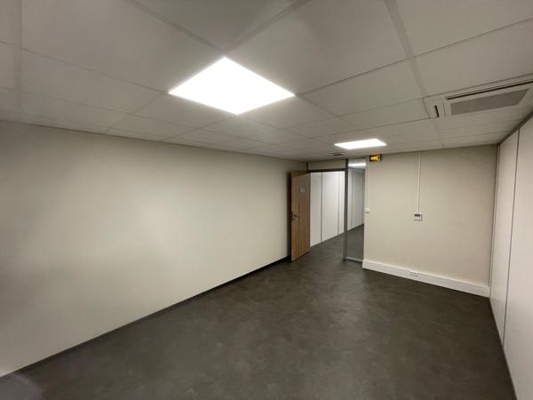 Béziers - CAP DOMITIA - proche Polygone et gare, Bureaux de 473 m2 à louer, état neuf