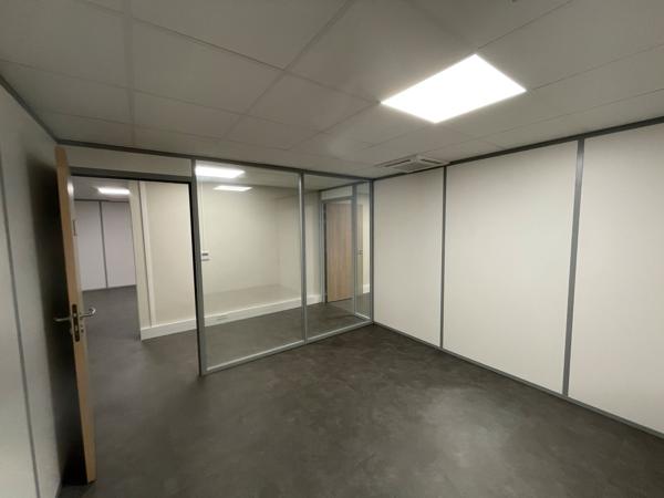 Béziers - CAP DOMITIA - proche Polygone et gare, Bureaux de 473 m2 à louer, état neuf