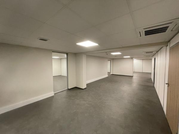 Béziers - CAP DOMITIA - proche Polygone et gare, Bureaux de 473 m2 à louer, état neuf
