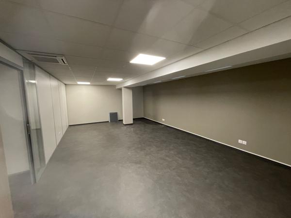 Béziers - CAP DOMITIA - proche Polygone et gare, Bureaux de 473 m2 à louer, état neuf