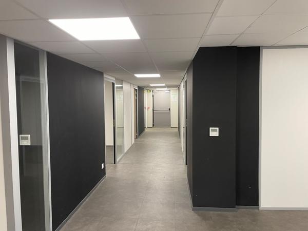 Béziers - CAP DOMITIA - proche Polygone et gare, Bureaux de 473 m2 à louer, état neuf
