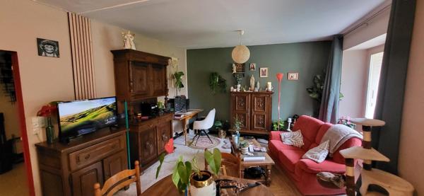 Jolie maison proche centre bourg terrain clos