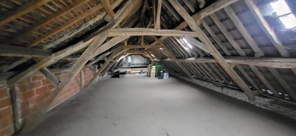 Jolie maison proche centre bourg terrain clos