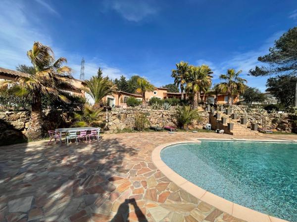 83520 ROQUEBRUNE SUR ARGENS MAISON D'HOTES  SUR 1 HECTARE