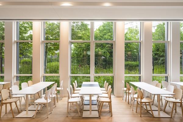 Bureaux rénovés avec jardin, à louer à Colombes
