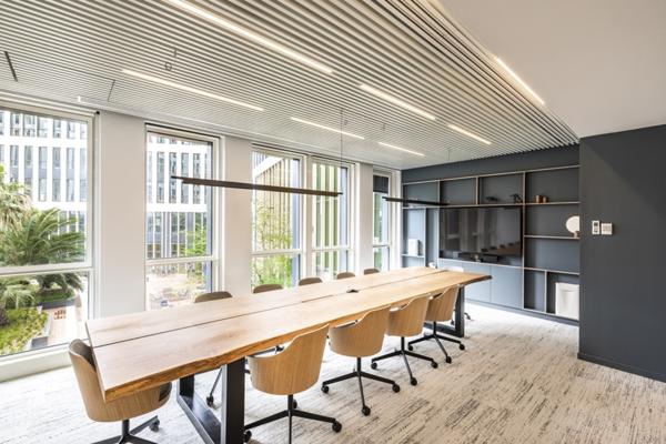 Bureaux rénovés avec jardin, à louer à Colombes
