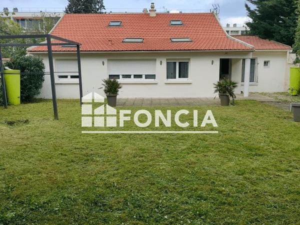 Location Maison 7 pièces 161.08 m² - 28 rue de Plaisance Creteil 94000