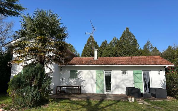 Maison à louer    5 pièces •  Mézos