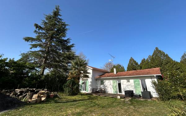 Maison à louer    5 pièces •  Mézos