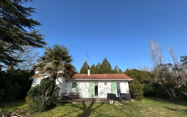 Maison à louer    5 pièces •  Mézos