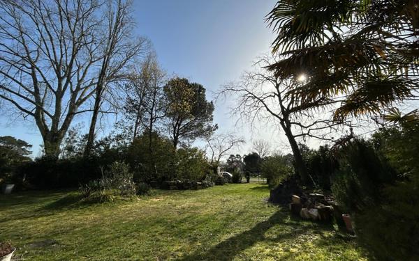 Maison à louer    5 pièces •  Mézos