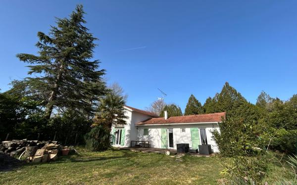 Maison à louer    5 pièces •  Mézos