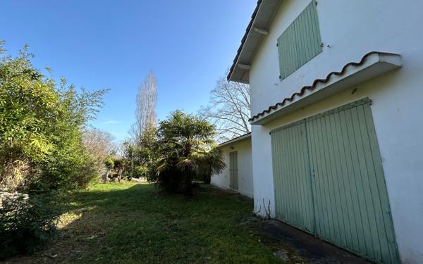 Maison à louer    5 pièces •  Mézos