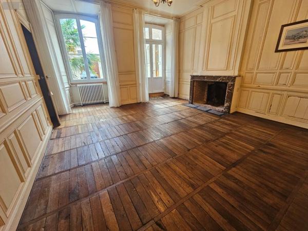 Achat - Maison | Maison de maître Romorantin-Lanthenay 41200 11 pièces 395 m 2 530 m 2