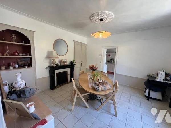 ORBEC RARE A LA VENTE JOLIE MAISON DE CENTRE VILLE AVEC JARDIN ET COMMERCES A PIED