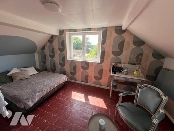 ORBEC RARE A LA VENTE JOLIE MAISON DE CENTRE VILLE AVEC JARDIN ET COMMERCES A PIED