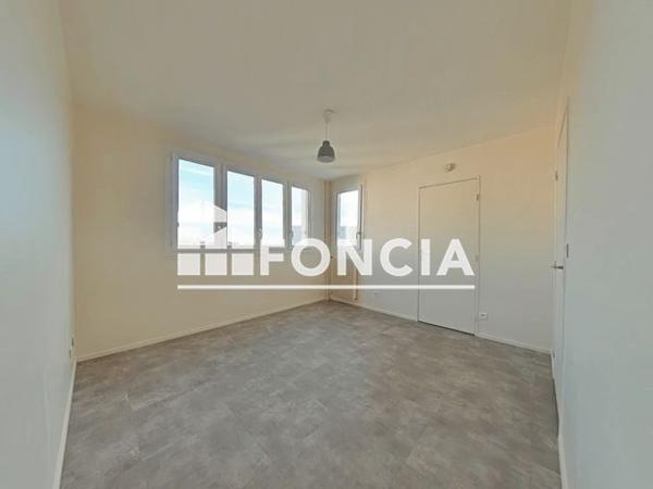 Location Studio 20.86 m² - 12-16 AV.DE LA DIVISION LECLER Le Bourget 93350