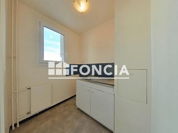 Location Studio 20.86 m² - 12-16 AV.DE LA DIVISION LECLER Le Bourget 93350