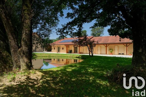 Maison 5 pièces de 228 m² à Magnac-Laval (87190)