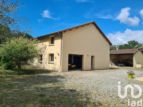 Maison 5 pièces de 228 m² à Magnac-Laval (87190)