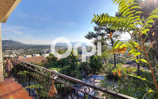 Maison à vendre    6 pièces • 162,96 m2 Marseille 11