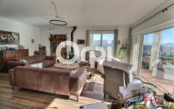 Maison à vendre    6 pièces • 162,96 m2 Marseille 11