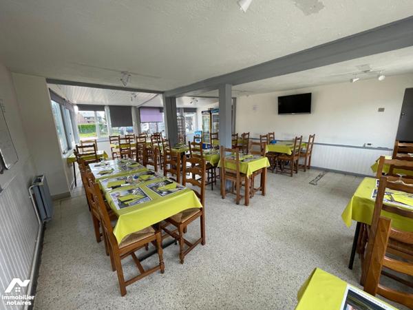 YVETOT 5mn EXCELLENTE VISIBILITE immeuble commerce/habitation, parking, terrasse,