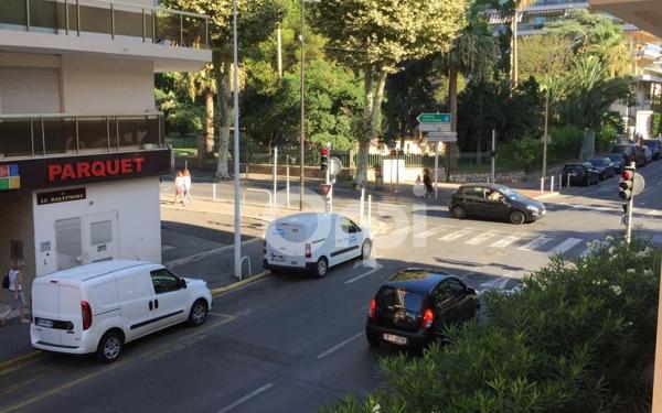 Appartement à vendre    1 pièce • 30,12 m2 Juan-les-Pins - Antibes