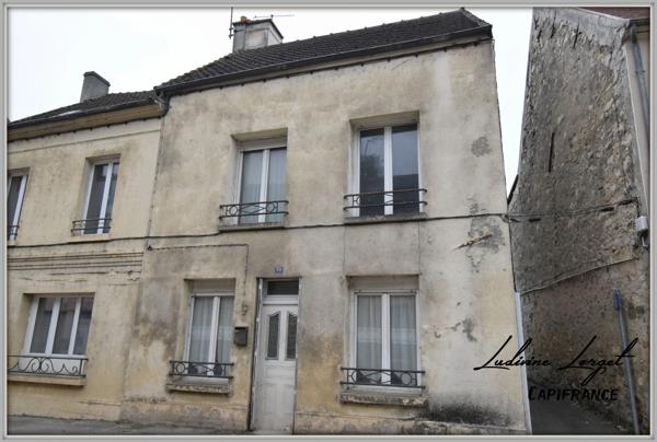 Maison de ville avec terrain à vendre 4 pièces NEUILLY SAINT FRONT (02) Maison à rénover- 69m2- 3 chambres – grenier – une dépendance -Terrain 147m2