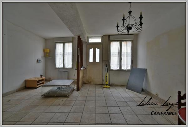 Maison de ville avec terrain à vendre 4 pièces NEUILLY SAINT FRONT (02) Maison à rénover- 69m2- 3 chambres – grenier – une dépendance -Terrain 147m2