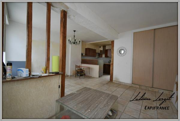 Maison de ville avec terrain à vendre 4 pièces NEUILLY SAINT FRONT (02) Maison à rénover- 69m2- 3 chambres – grenier – une dépendance -Terrain 147m2