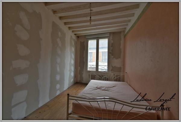 Maison de ville avec terrain à vendre 4 pièces NEUILLY SAINT FRONT (02) Maison à rénover- 69m2- 3 chambres – grenier – une dépendance -Terrain 147m2