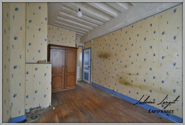 Maison de ville avec terrain à vendre 4 pièces NEUILLY SAINT FRONT (02) Maison à rénover- 69m2- 3 chambres – grenier – une dépendance -Terrain 147m2