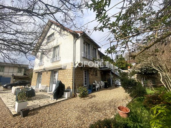 Achat maison près de HARDRICOURT - 7 pièce(s) - 170 m² - 369 000 €