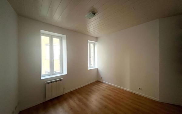 Appartement à louer    2 pièces •  Tournon-sur-Rhône