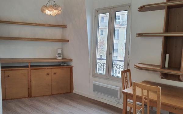 Appartement à vendre    2 pièces • 28 m2 Paris 18