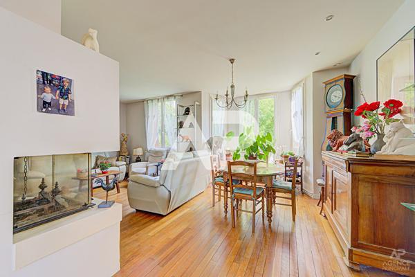 Maison Suresnes 7 pièce(s) 161m² 1 200 000 € **  - Référence  20082